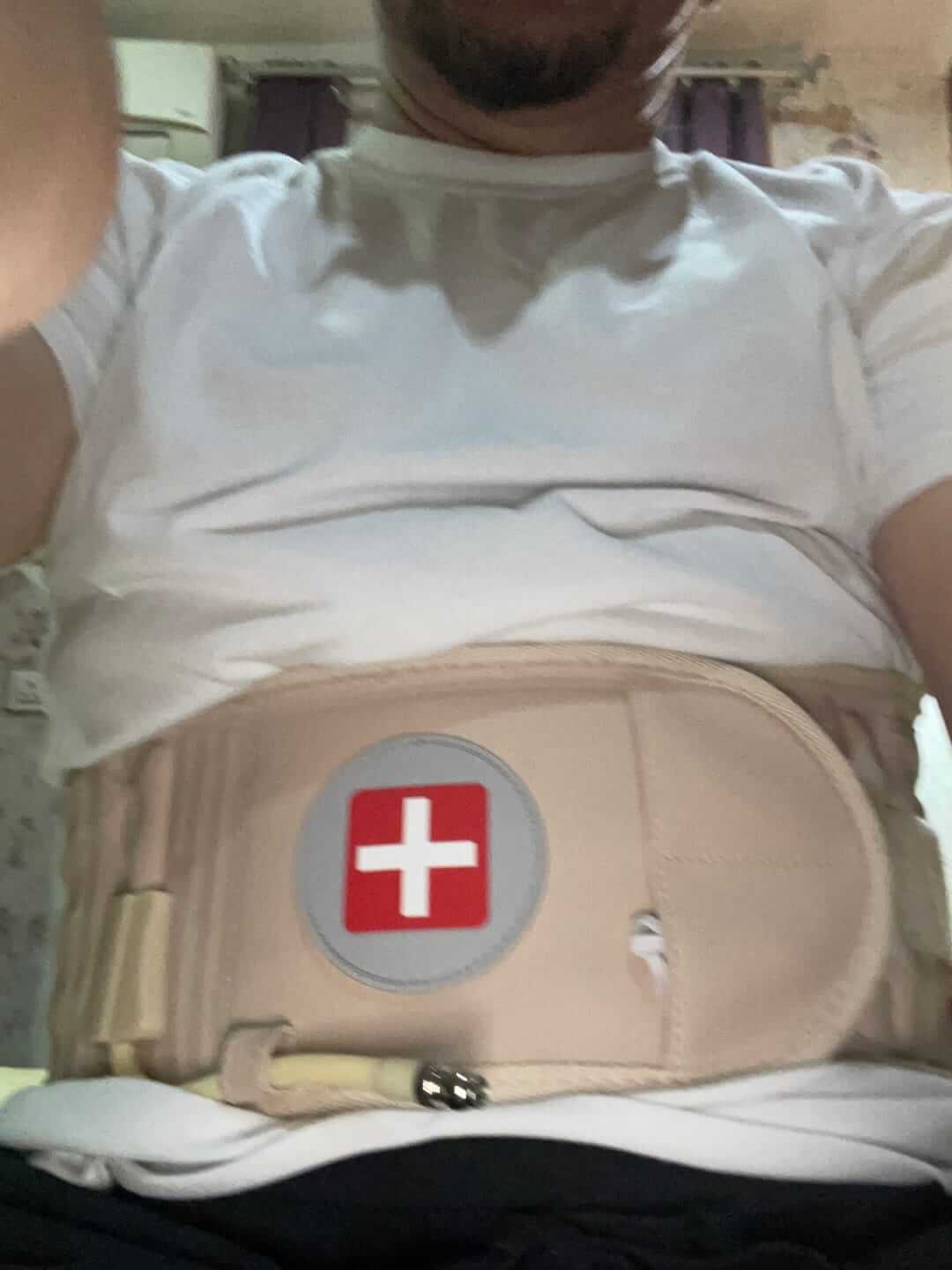 أنا ظهري له سنين يعورني، وجربت كل شي، بس يوم استخدمت Easy Spine، حسيت بارتياح ما قد حسيت فيه من زمان.