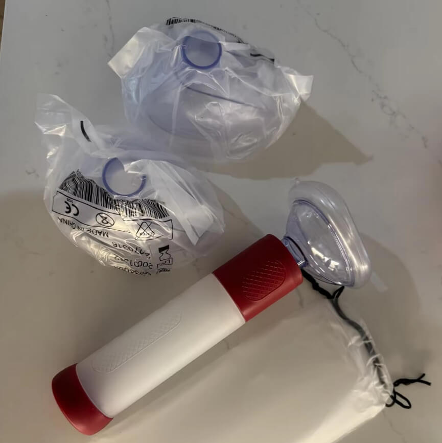 كما هو موضح. جربته بنفسي، فعال، أقنعة ناعمة جدًا (للأطفال/الكبار)، امتص وجهي جيدًا.